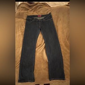 Original Levi’s, Tilted 504s, sooo cute and comfortable. Maybe a size 6ish.